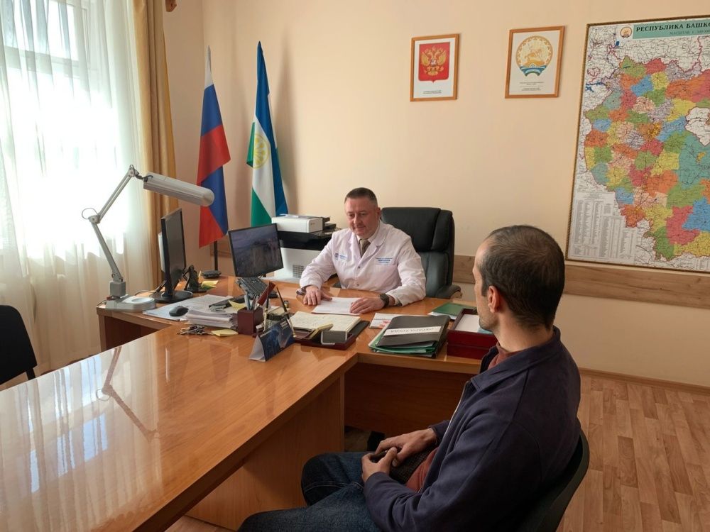Сегодня главный врач Городской больницы г.Нефтекамск Зиятдинов Р.З. провел личный прием населения